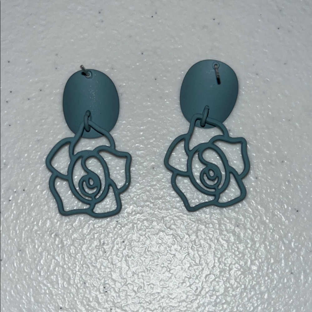 Elegant dusty Blue Floral Earrings